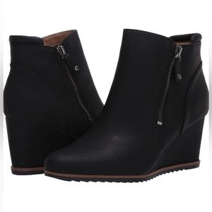 Women’s SOUL Naturalizer Haley Wedge Booties Size 9 Black
